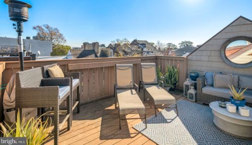 702 2nd St, Philadelphia PA  19147-3008 exterior