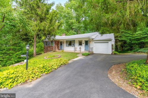 1049 Arthur Ave, Huntingdon Valley, PA 19006-8301