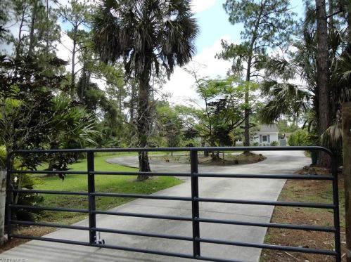 570 25 St, Naples FL 34117-3241 exterior