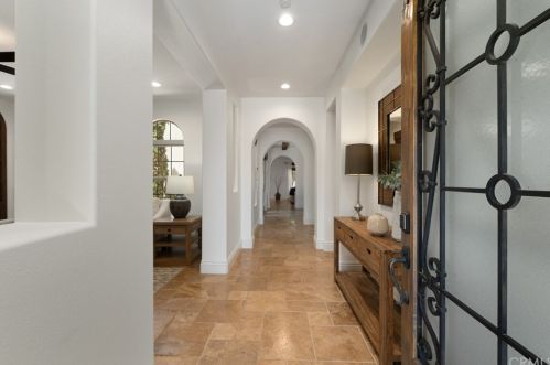 10723 Plumas Way, Tustin CA  92782-4305 exterior