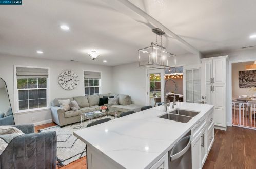 196 Hazel Dr, Concord CA  94523-2916 exterior