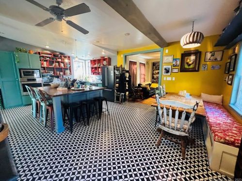 294 Broad St, Killingly CT 06239-3604 exterior