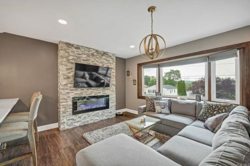 2 Pine St, Middletown, NY 10940-6231