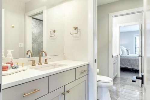 100 Ladue Meadows Ln, Saint Louis MO 63141-7503 exterior