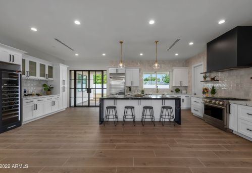 6841 12th Ave, Phoenix AZ  85013-1021 exterior