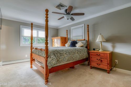 17 Carriage Dr, Middletown NJ 07748-3504 exterior