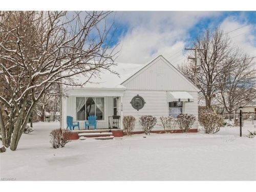 1616 Harwich Rd, Cleveland, OH 44124-2766