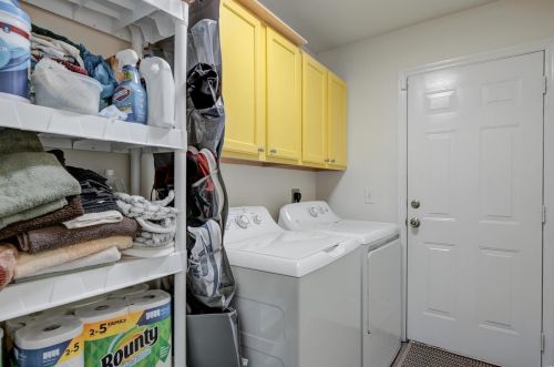 9416 Natalie Cir, Saint Louis MO 63132-3177 exterior