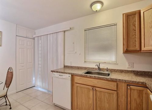 7304 Deland Ave, Fort Pierce FL 34951-1425 exterior