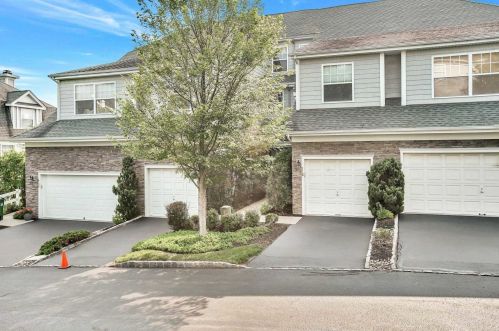 116 Hudson Pointe Dr, Poughkeepsie, NY 12601-3938