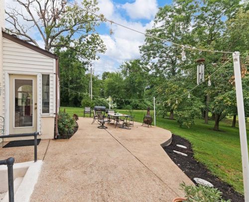 1360 Coburg Lands Dr, Saint Louis MO 63137-3008 exterior