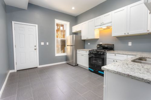 5835 Wabash Ave, Chicago IL 60637-2124 exterior