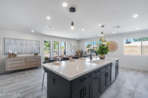 11617 37th Pl, Phoenix AZ  85028-2130 exterior