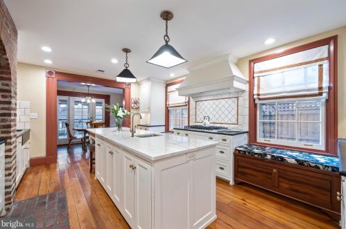 1016 Clinton St, Philadelphia PA 19107-6017 exterior