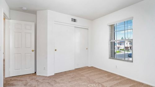 2940 Nau Ave, Tustin CA 92782-3377 exterior