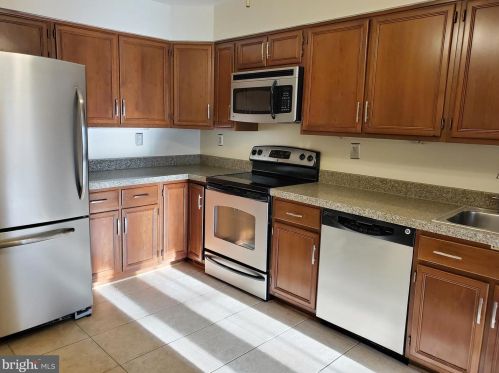 15322 Manor Village Ln, Rockville MD  20853-1833 exterior