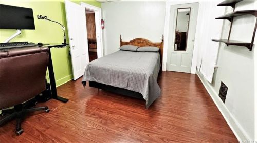 367 187th St, Bronx NY 10458-6707 exterior