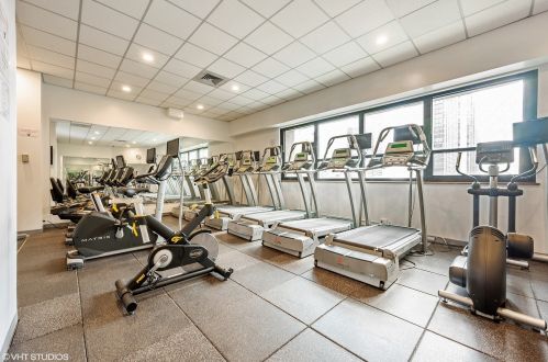 1030 State St, Chicago IL  60605-2203 exterior