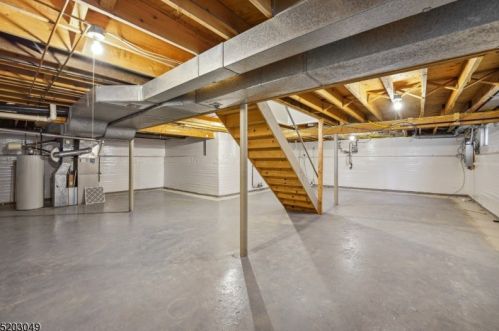 7 Deerwood Trl, Warren NJ  07059-5559 exterior