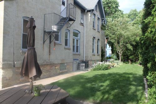 1681 Cass St, Milwaukee WI  53202-4701 exterior