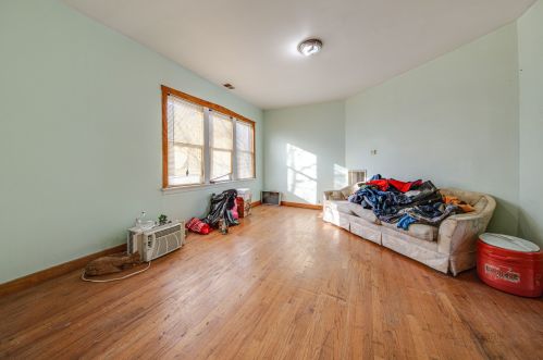 7448 Kenwood Ave, Chicago IL 60619-1427 exterior