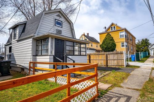 15 Douglas St, Perth Amboy NJ  08863-2205 exterior