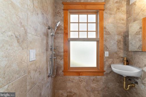 7105 Carroll Ave, Silver Spring MD 20912-4637 exterior