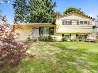 15315 Hawthorne Ct, Portland, OR 97233-3340