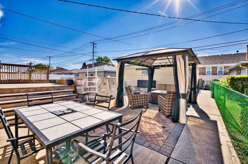 5819 55 St, Chicago IL 60632-4722 exterior