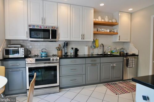 7523 Heatherton Ln, Rockville MD  20854-3232 exterior