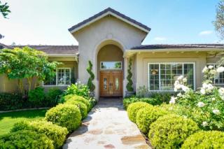 222 Sky Country Ct, Fallbrook, CA 92028-4163