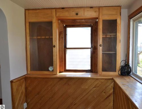 208 Lincoln St, Kalkaska MI 49646-9441 exterior