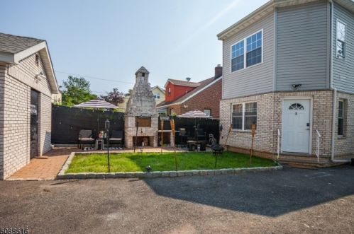 221 Myrtle Ave, Irvington NJ  07111-2657 exterior