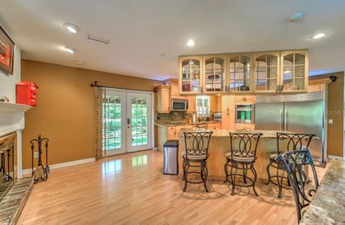 8919 Arrawana Ave, Tampa FL 33614-1810 exterior