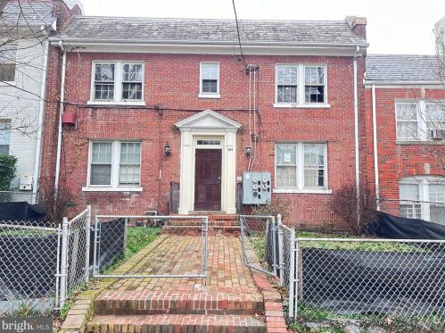 5414 3 St, Washington DC 20003-1933 exterior