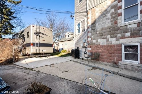 2212 Sunnyside Ave, Chicago IL 60630-3925 exterior