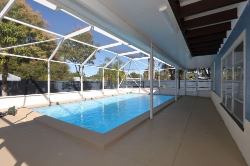 1103 Colonial Rd, Fort Pierce FL 34950-5025 exterior