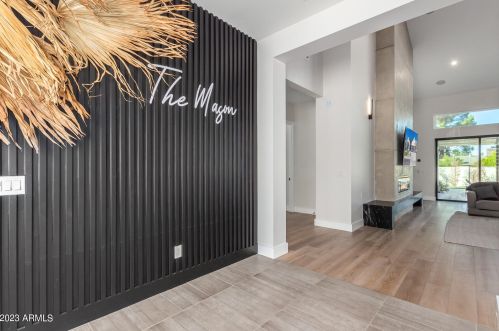 3118 42nd St, Phoenix AZ  85018-6418 exterior