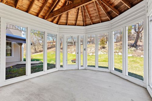 11830 Waterford Ave, Milwaukee WI  53228-1863 exterior