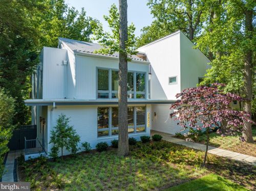 2838 Chesterfield Pl, Washington DC  20008-1015 exterior