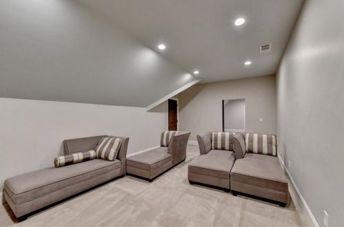 1311 Bridgewater Walk, Lithonia GA  30078-2086 exterior