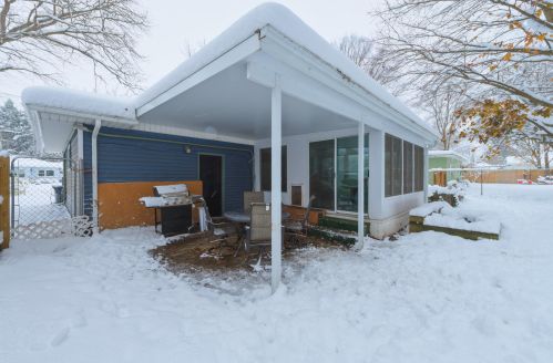 668 Melrose St, Plainwell MI 49080-2207 exterior