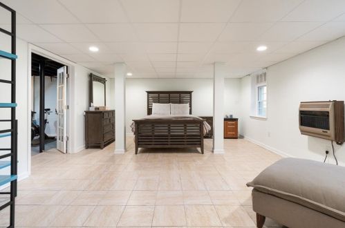 2519 Clairmont Rd, Atlanta GA 30329-2713 exterior