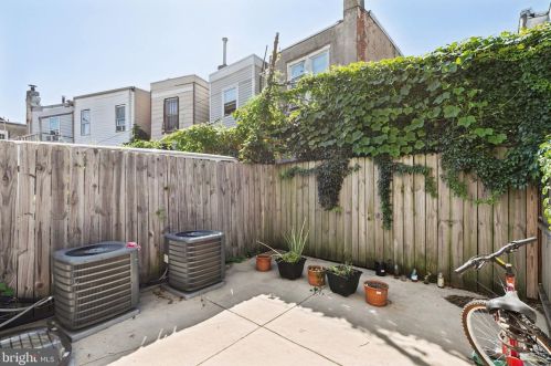 728 Daly St, Philadelphia PA 19148-3306 exterior