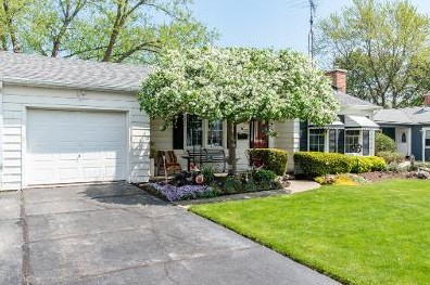 2431 Chestnut St, Waukegan, IL 60087-3107