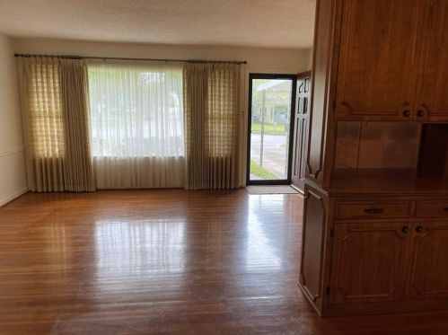 1718 Dartmouth Ave, Austin TX 78757-1314 exterior