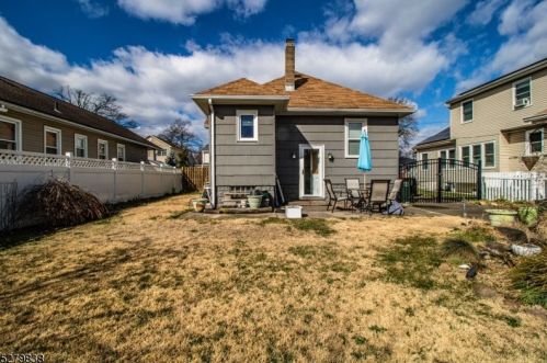 32 Park Ave, Avenel NJ 07001-1448 exterior