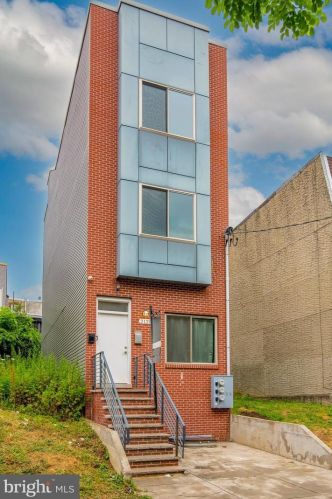 2120 Franklin St, Philadelphia PA 19133-2107 exterior