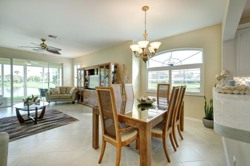 702 Southstar Dr, Fort Pierce FL 34949-9120 exterior