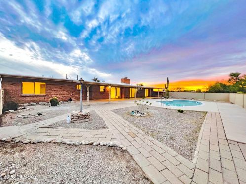 5862 Camino Arenosa, Tucson AZ  85718-4650 exterior